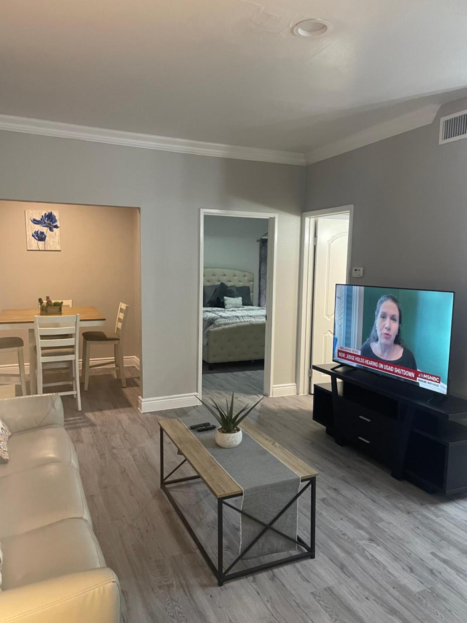 Huge One Bedroom With 2 Queen Size Beds Houston Zewnętrze zdjęcie