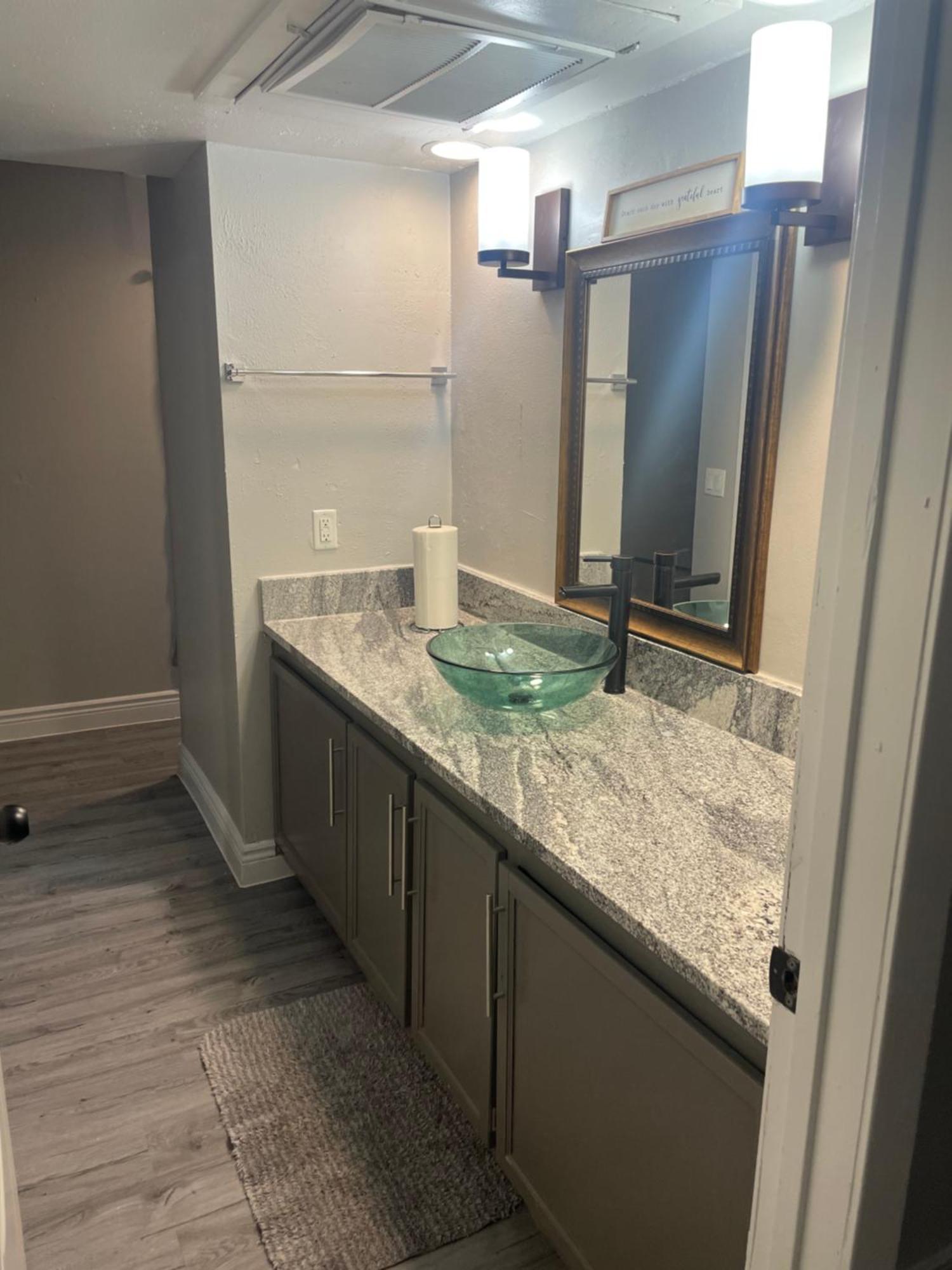 Huge One Bedroom With 2 Queen Size Beds Houston Zewnętrze zdjęcie