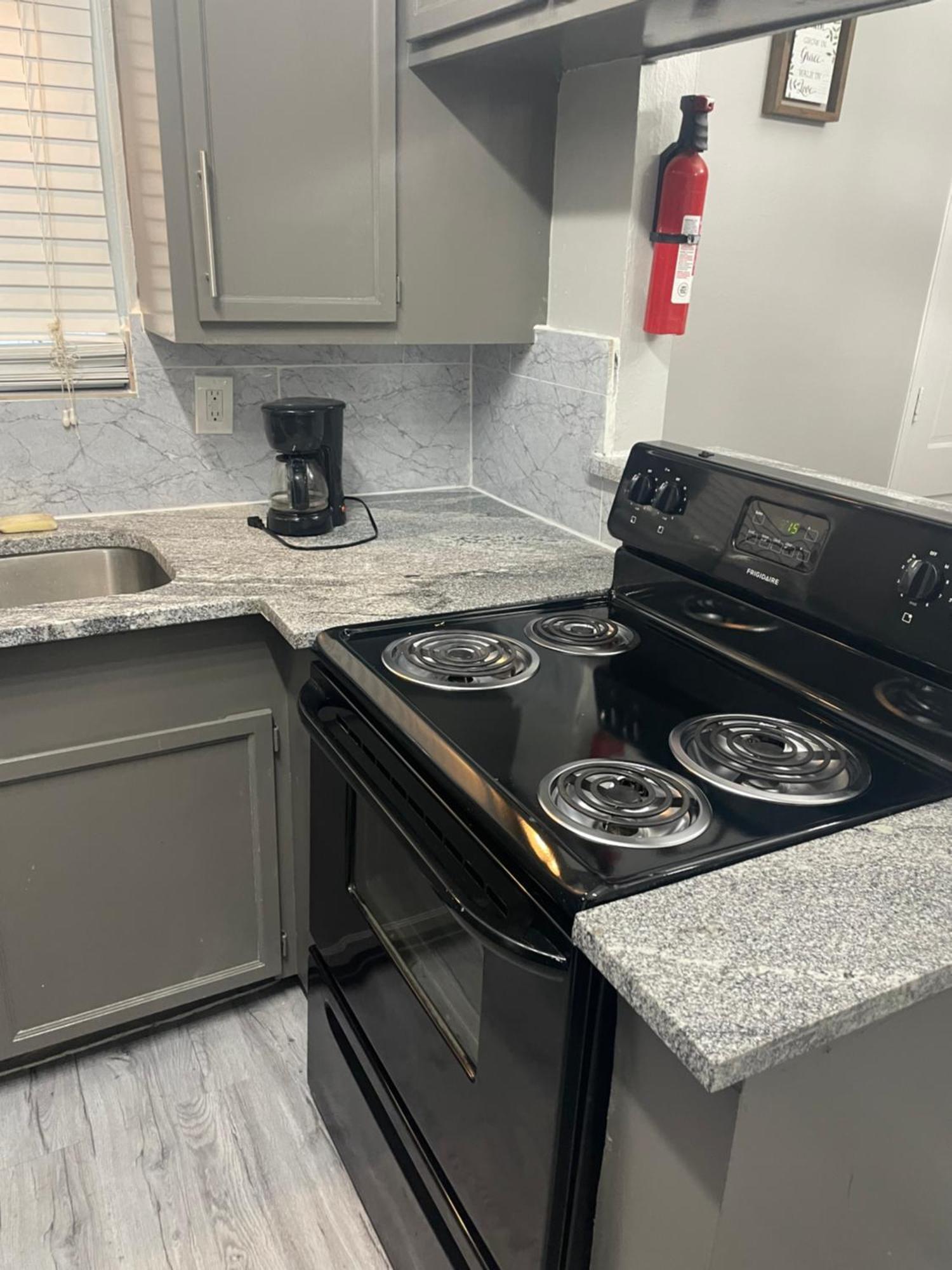 Huge One Bedroom With 2 Queen Size Beds Houston Zewnętrze zdjęcie